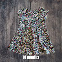 Load image into Gallery viewer, 18 months dress
